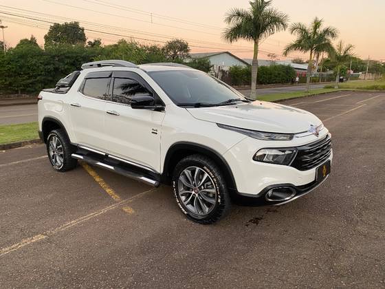 FIAT TORO 2.0 16V TURBO DIESEL VOLCANO 4WD AT9 FIAT TORO 2.0 16V TURBO DIESEL VOLCANO 4WD AT9